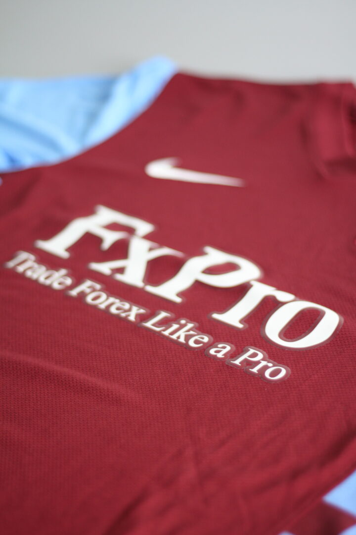 Aston Villa - Home 10/11 – Bild 3