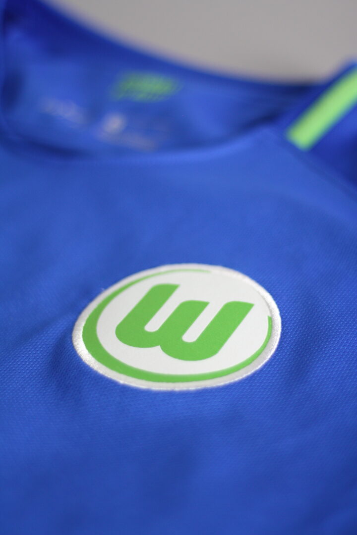 VfL Wolfsburg - Arnold 27 – Bild 4
