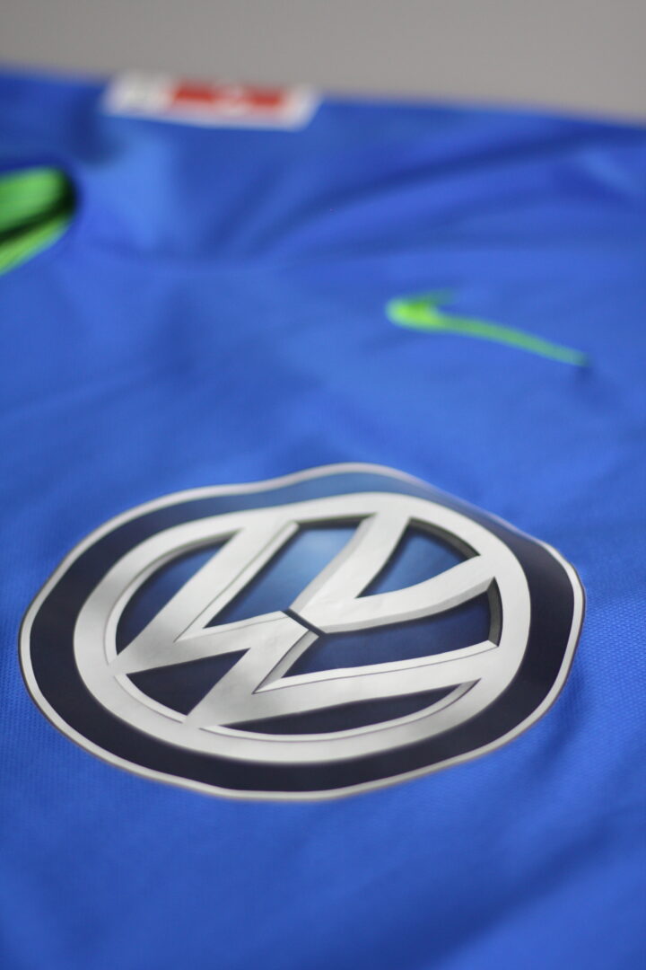 VfL Wolfsburg - Arnold 27 – Bild 3